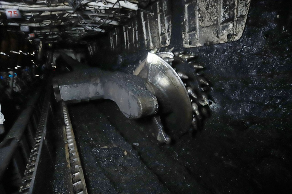 Запасы выемочного участка 650 000 тонн угля марки ГЖ.jpg